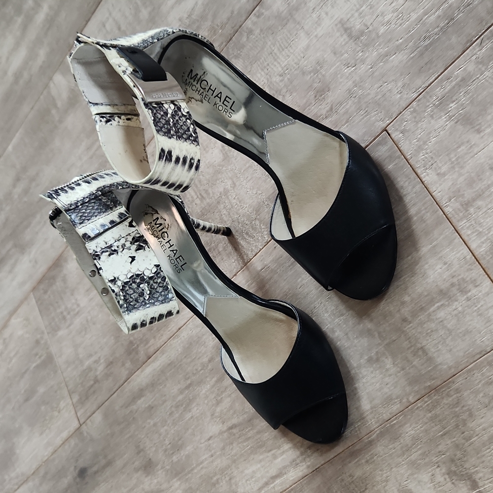 Micheal Kors Snakeskin Black Heels